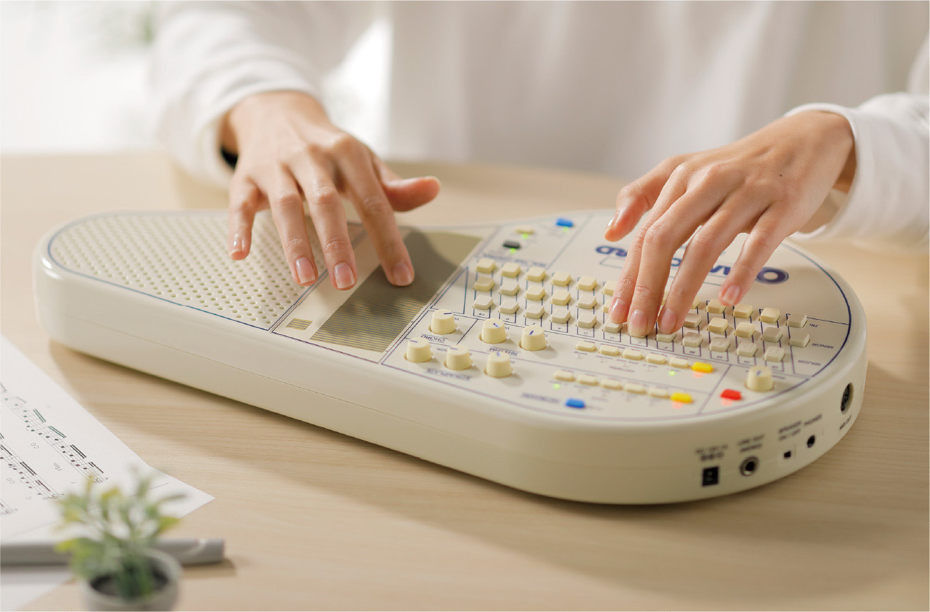 Suzuki OM-108 Omnichord Electronic Instrument